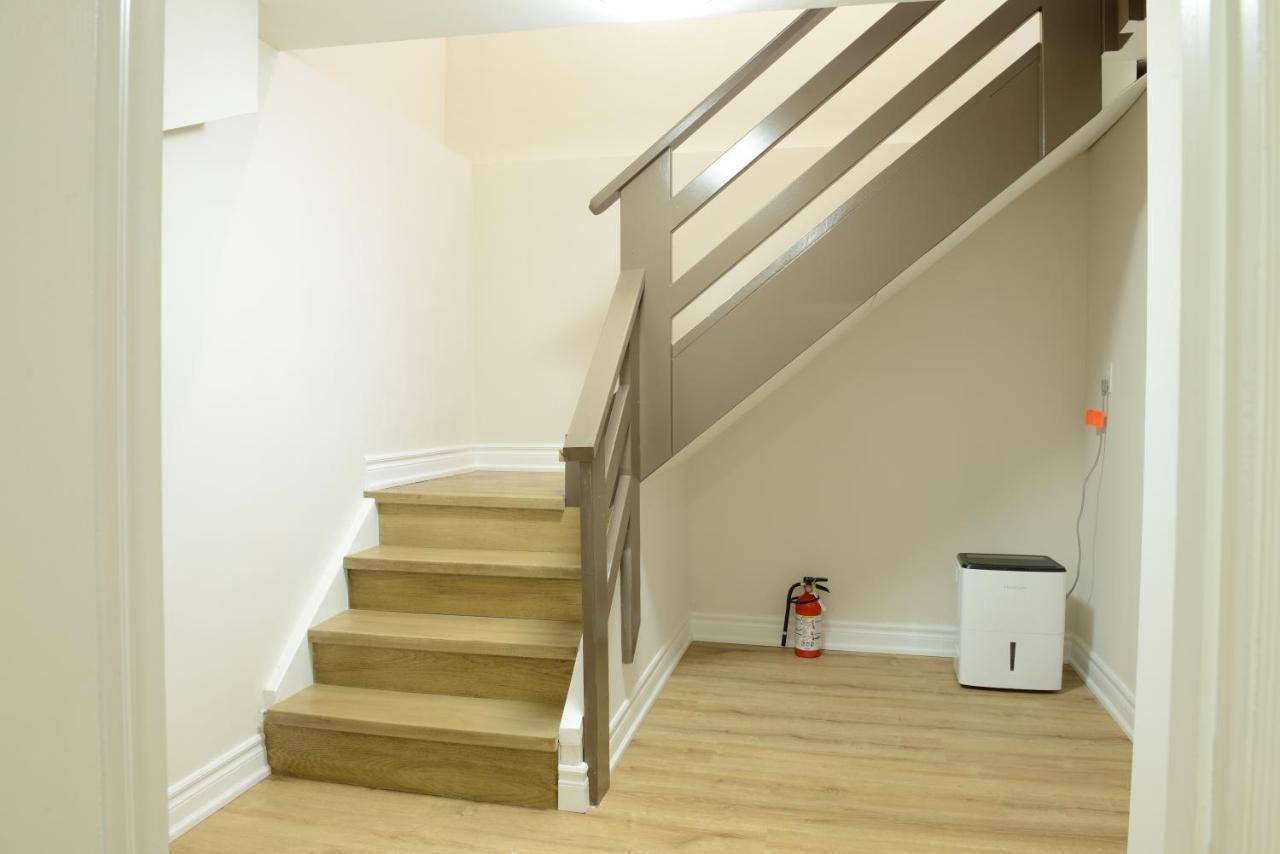Spacious 2-Bed-Room Near Yonge & Major Mackenzie Richmond Hill Exterior photo
