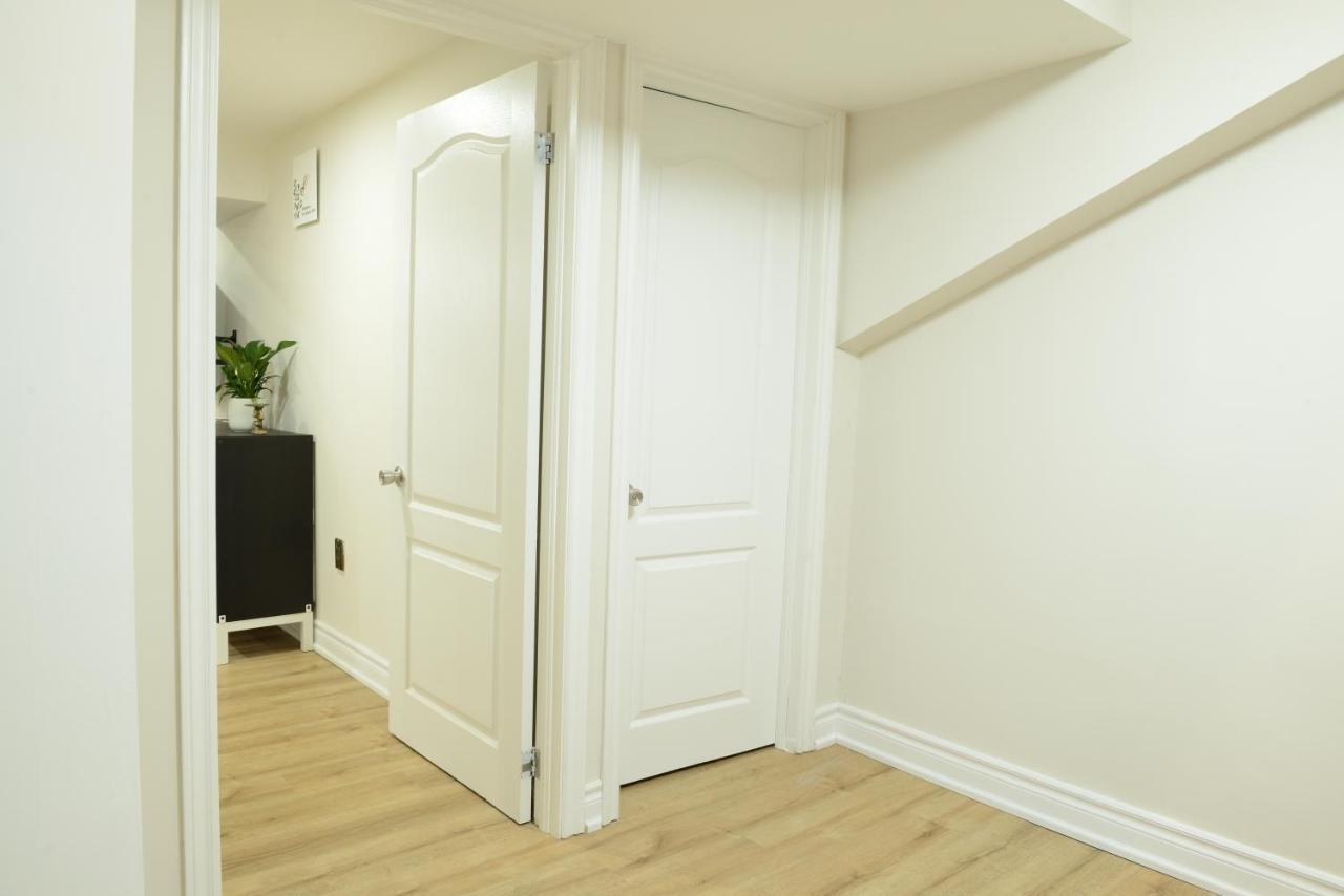 Spacious 2-Bed-Room Near Yonge & Major Mackenzie Richmond Hill Exterior photo